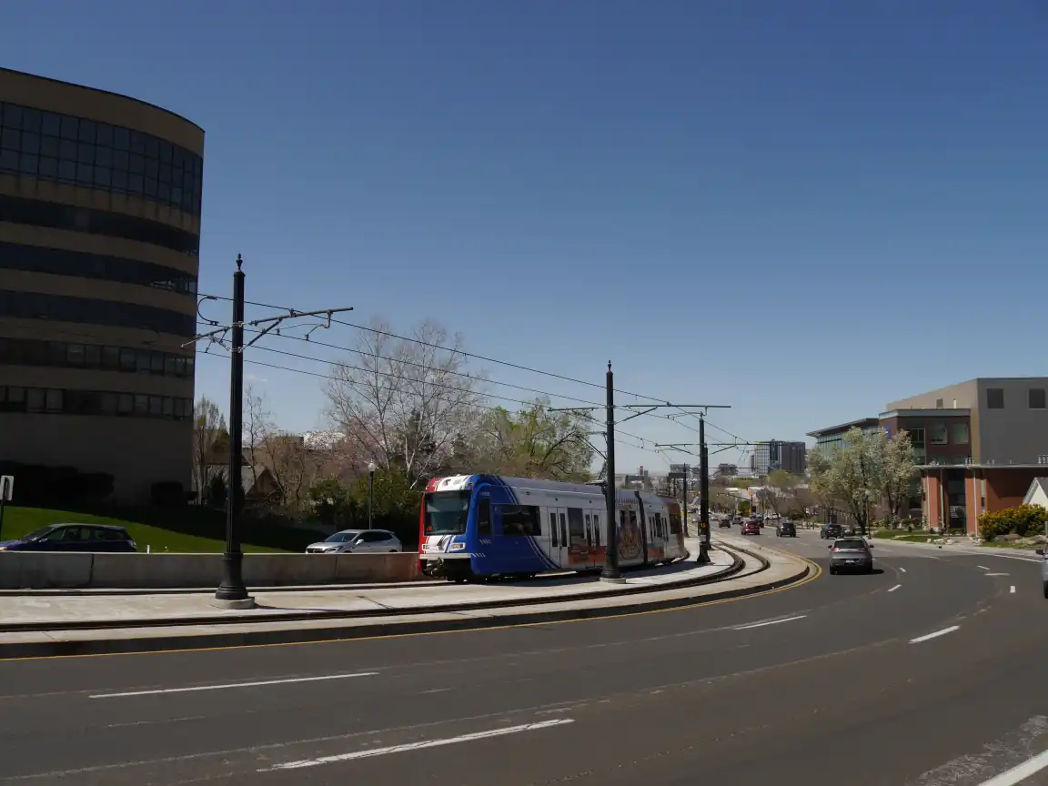 A Red Line train ascending the curve on University Blvd., viewed from midway up the curve